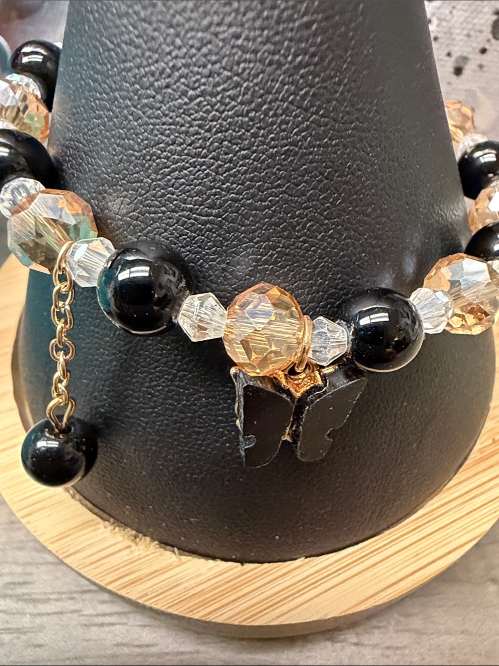 🦋5/$25🦋 Black and Gold Beaded Bracelet — Elegant Women's Accent. 🆕